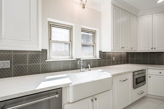 Building Photo - 207 Victoria Way