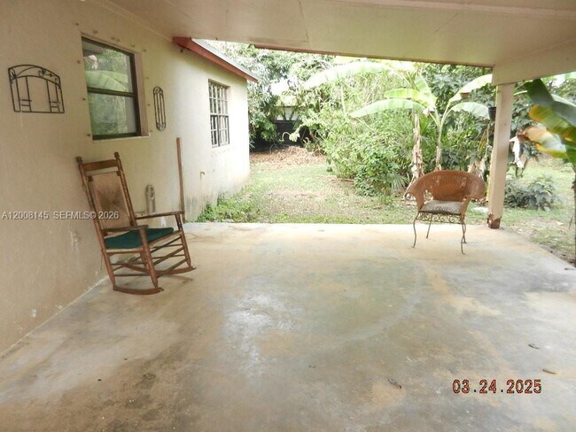 Foto del edificio - 18950 SW 240th St