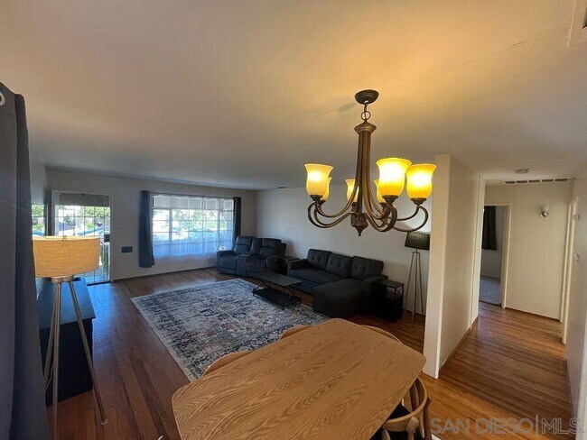 Foto del edificio - 6779 Rosefield Dr