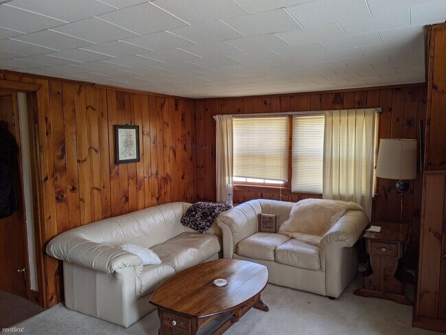 Building Photo - 1 br, 1 bath Duplex - 312 Wood St  w/ Office