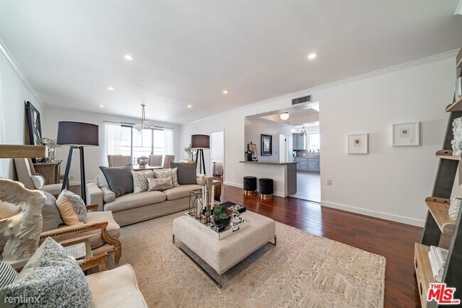 Foto del edificio - 3 br, 2 bath Condo - 126 N Croft Ave Apt 202