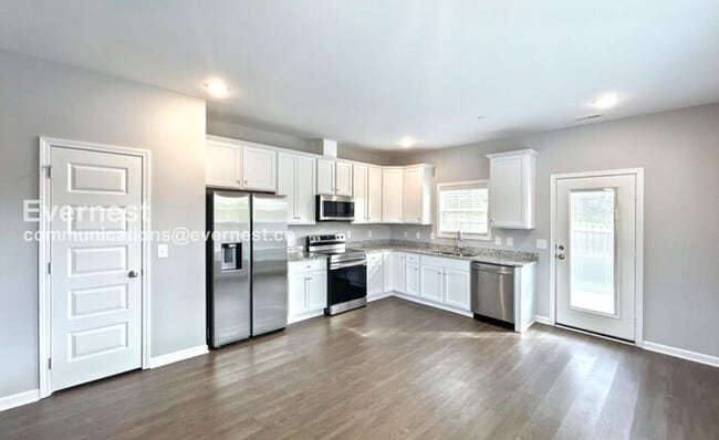 Building Photo - 1000 Echo Rdg Rd