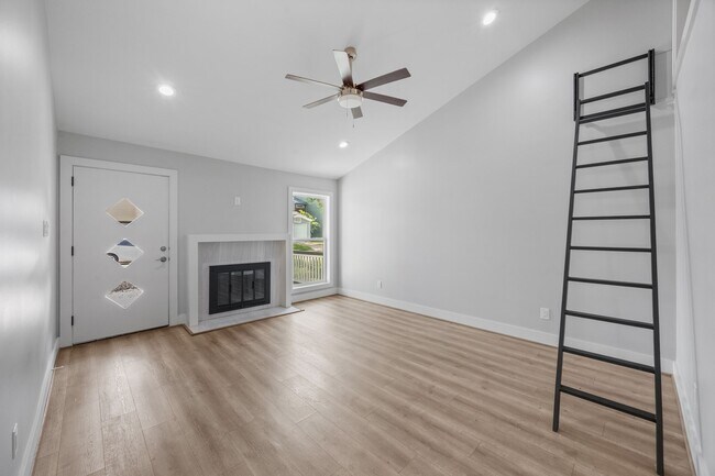Building Photo - 10257 Bridgeland Ln