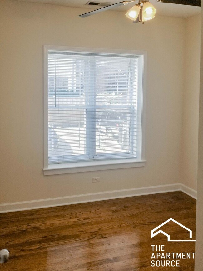 Foto del edificio - 855 W Cornelia Ave