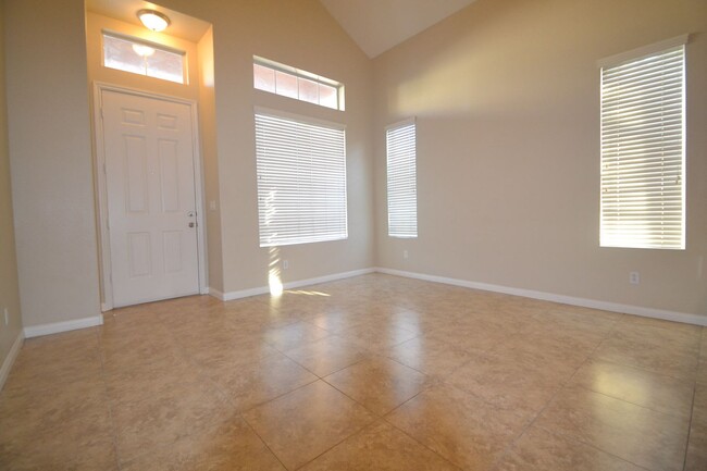 Foto del edificio - 7637 Grassy Bank St