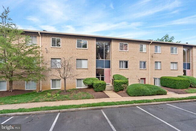 Foto del edificio - 6284 Rose Hill Dr