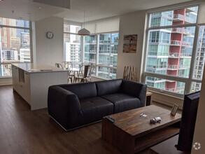 Building Photo - 202-214 14 Ave SW