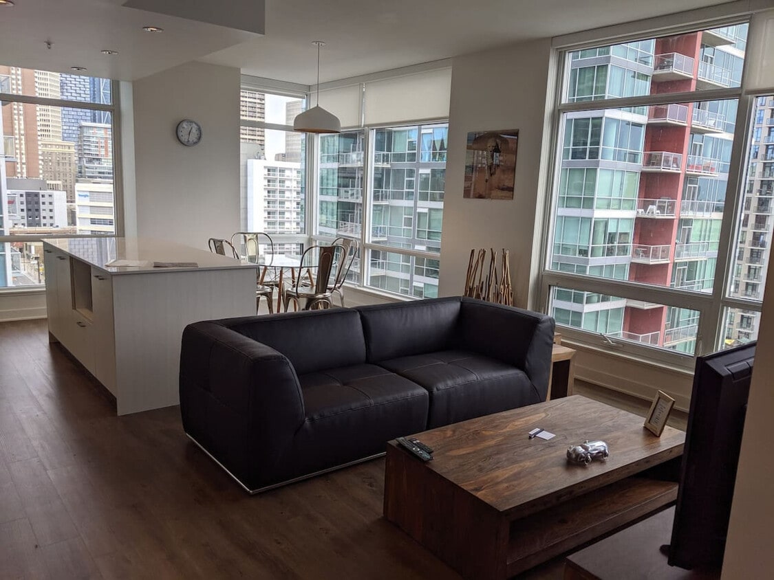 Primary Photo - 202-214 14 Ave SW