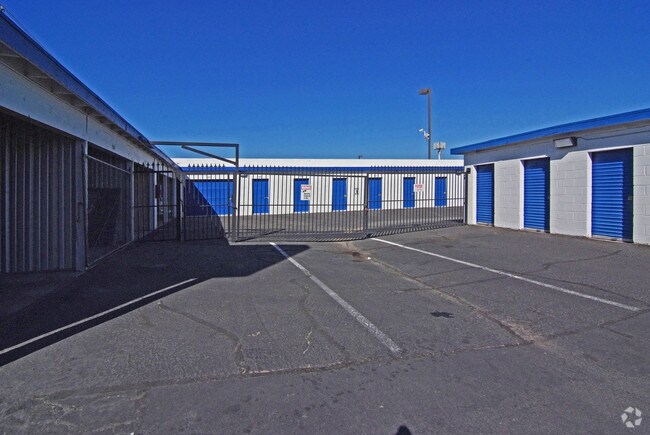 Building Photo - 4500 E Lake Mead Blvd