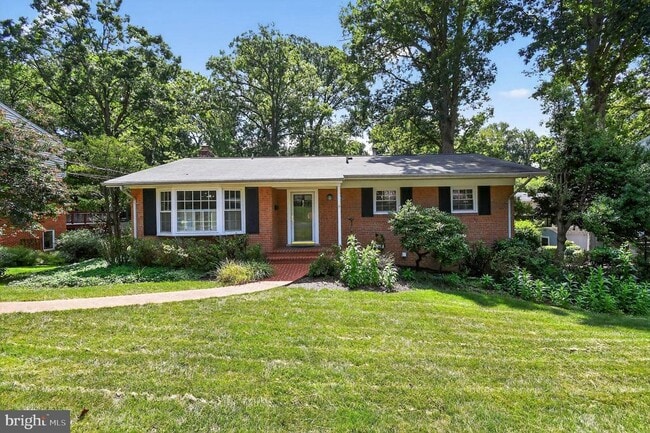 Building Photo - 8233 Stonewall Dr