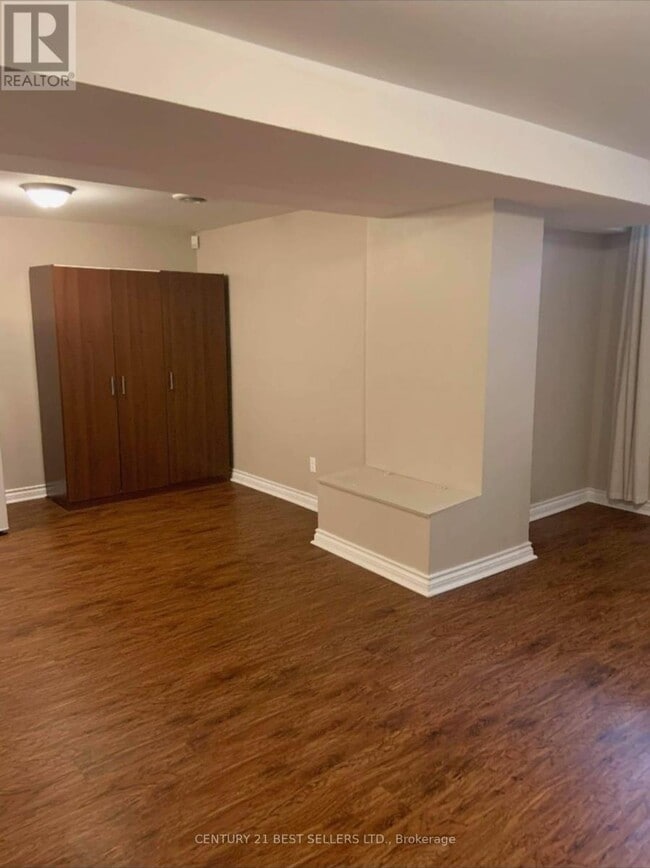 Building Photo - 1975 Fairport Rd