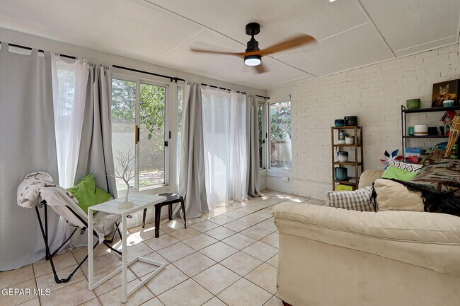 Building Photo - 4348 Loma Hermosa Dr