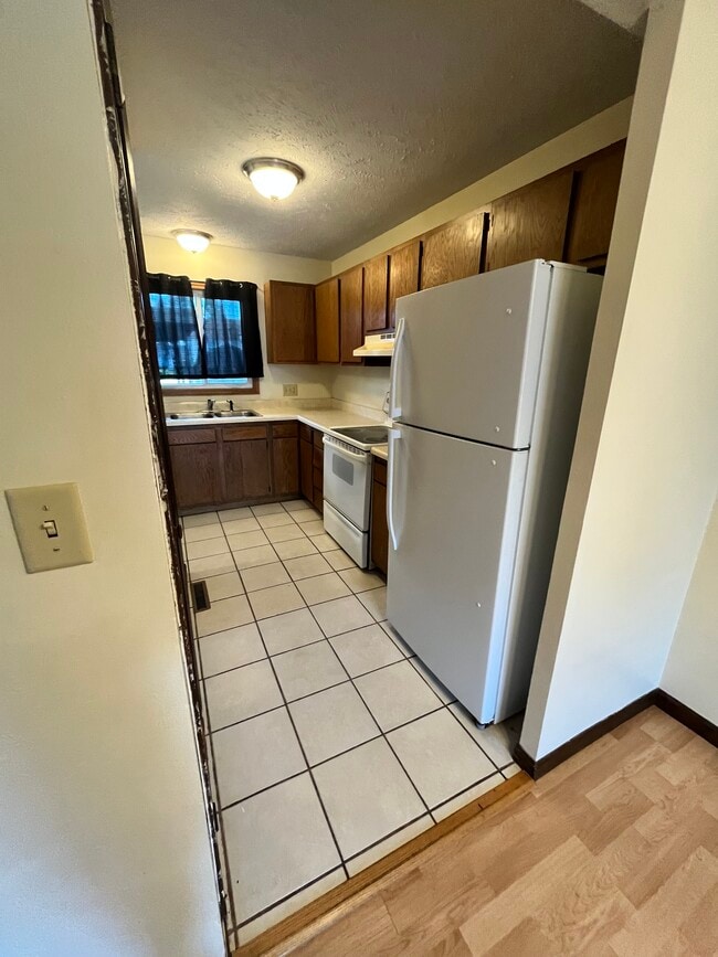 Kitchen - 4414 Solar Pl