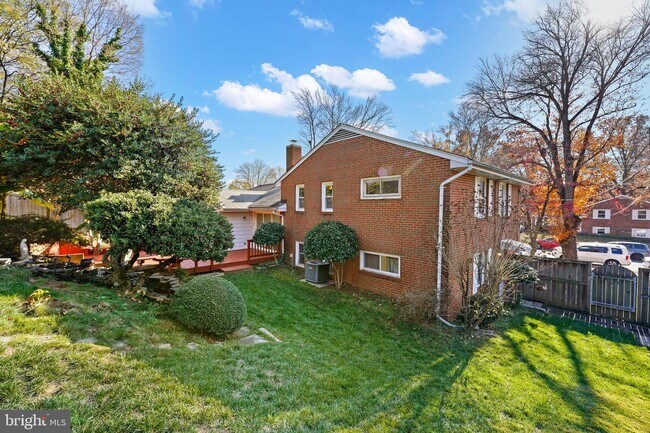 Building Photo - 7918 Jansen Dr