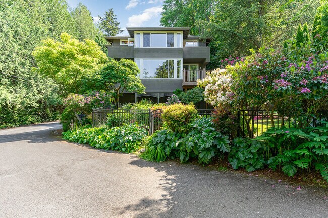 Foto del edificio - 5443 45th Ave W