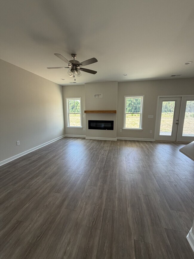 Foto del edificio - 405 Creeks Edge Dr