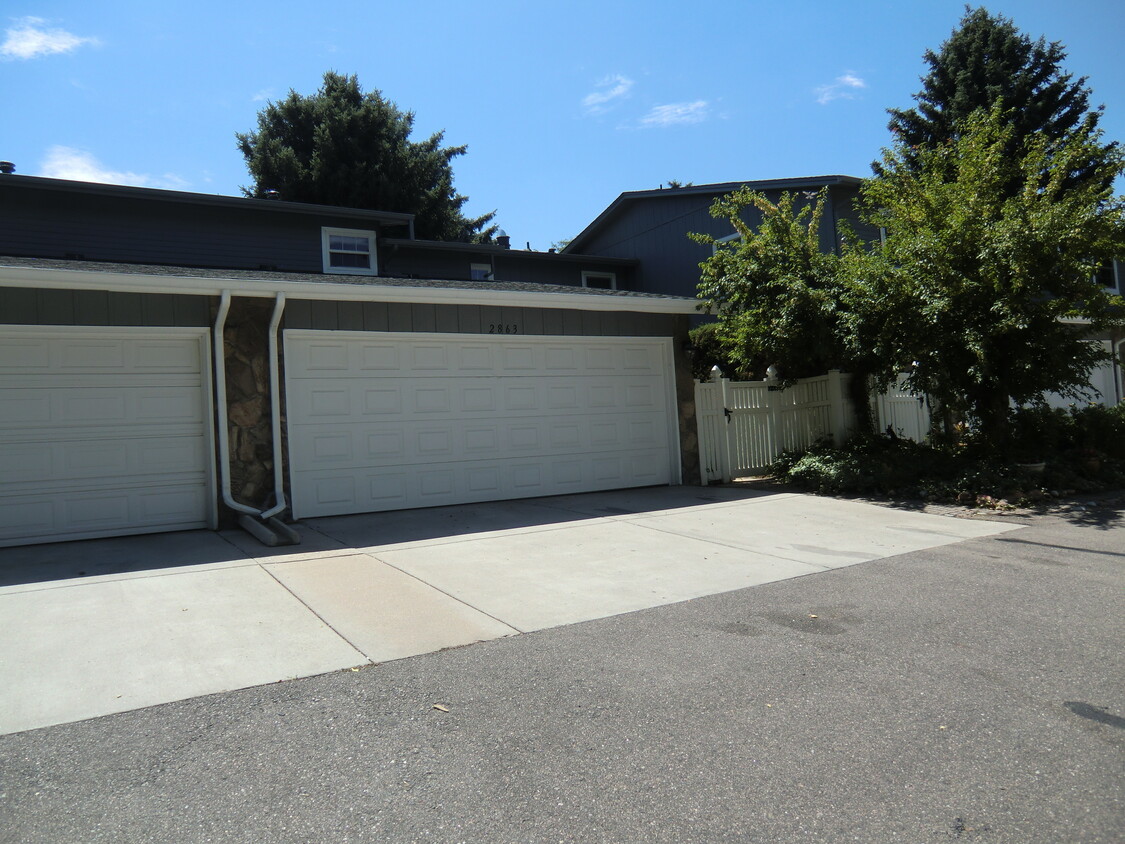Primary Photo - 2863 S Xanadu Way