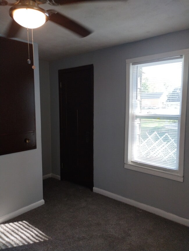 Building Photo - 3560 El Paso Ave