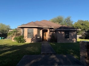 Building Photo - 1305 James Cir