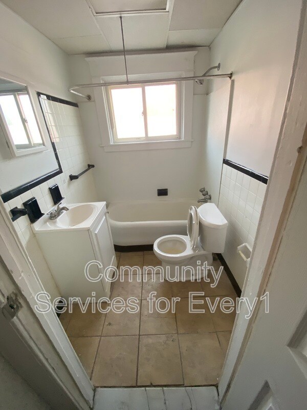 Foto del edificio - 2415 Delaware Ave