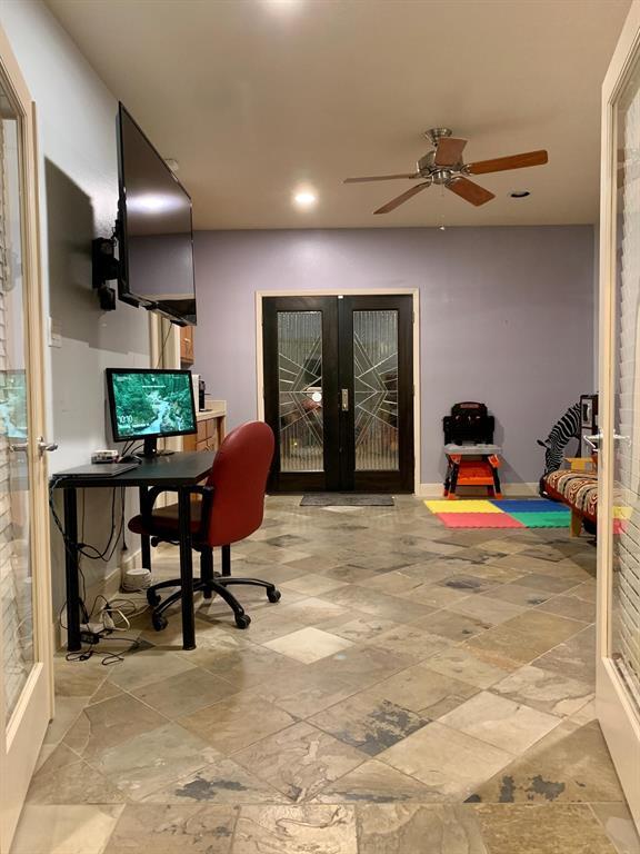 Building Photo - 5213 Lillian St