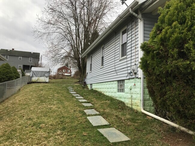 Building Photo - 3130 Virginia Ave