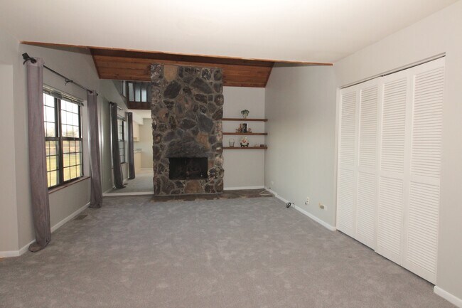 Building Photo - 698 Chandler Rd