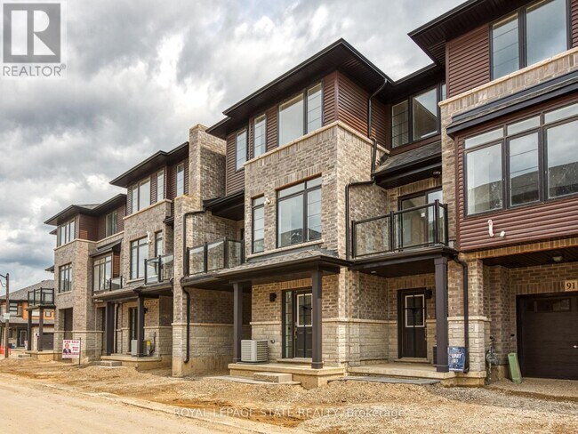 Building Photo - 461-461 Blackburn Dr