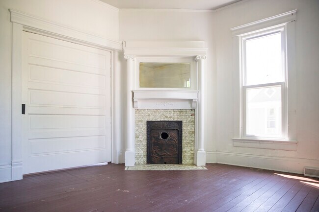 Building Photo - 98 N Lancaster St