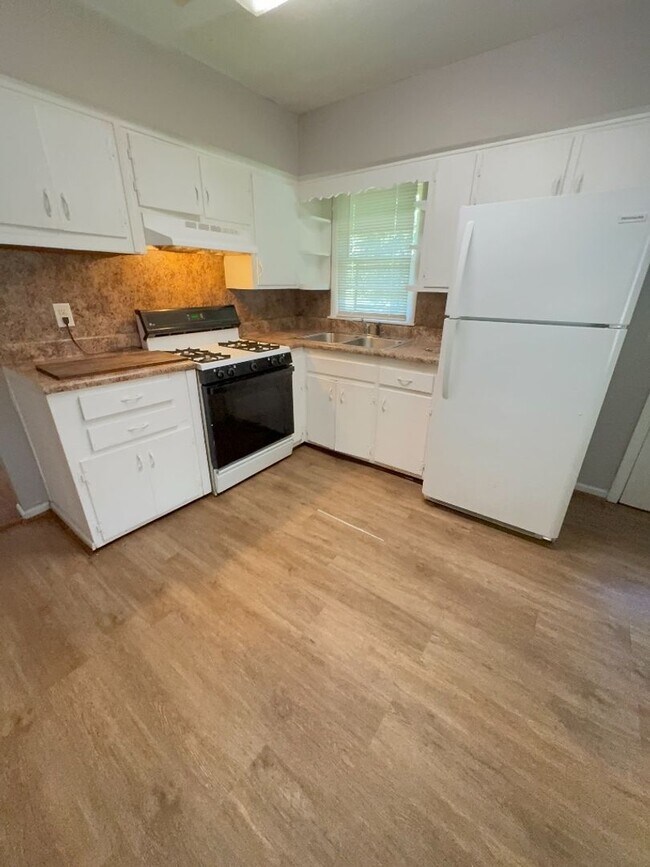 Foto del edificio - 4714 Toney Drive - Close to Ft. Moore & Vi...