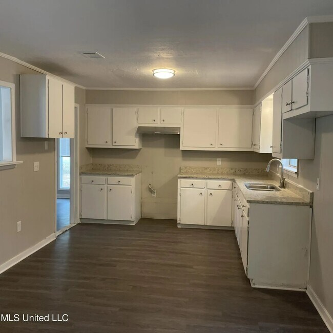 Foto del edificio - 195 Hayes Dr