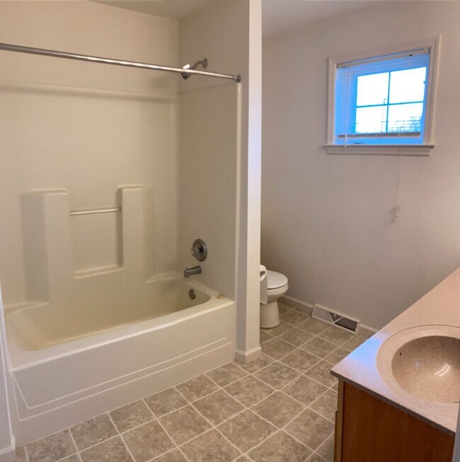 Building Photo - 316 Millstone Dr