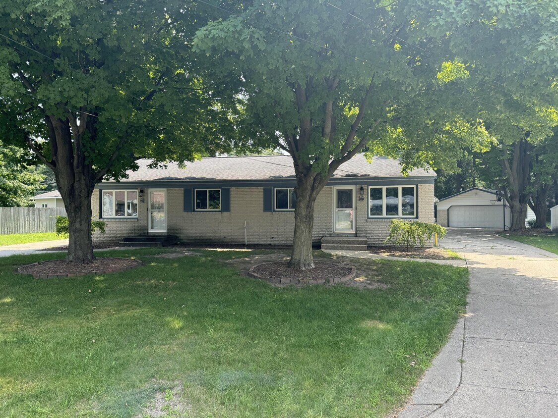 Primary Photo - 640 Fendale Ct SE