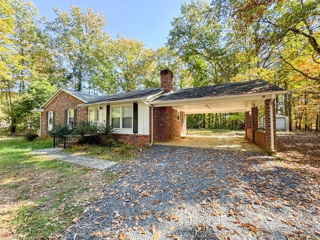 Building Photo - 3Bed/1.5bath Troy VA Rental