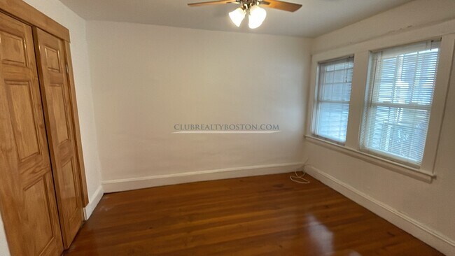 Building Photo - 56 Montfern Ave