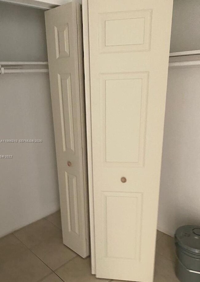 Foto del edificio - 18900 NE 3rd Ct