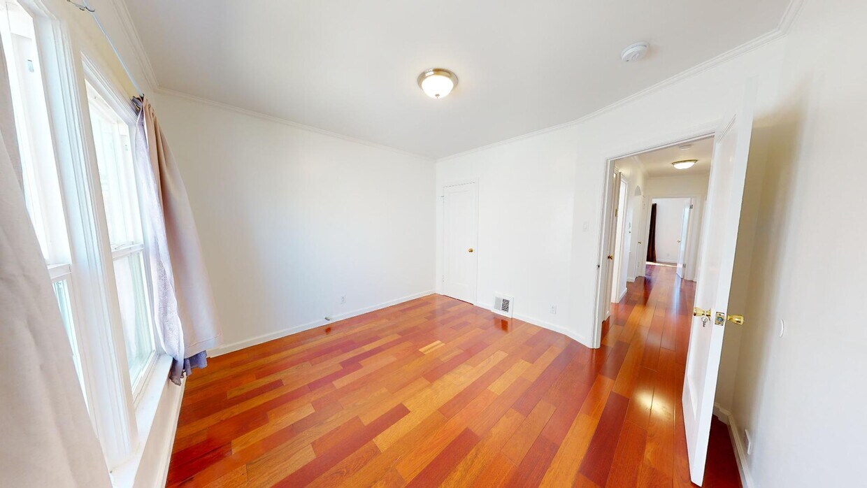 Primary Photo - 1502 46th Ave