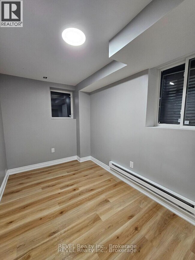 Photo du bâtiment - 16 Concord Dr