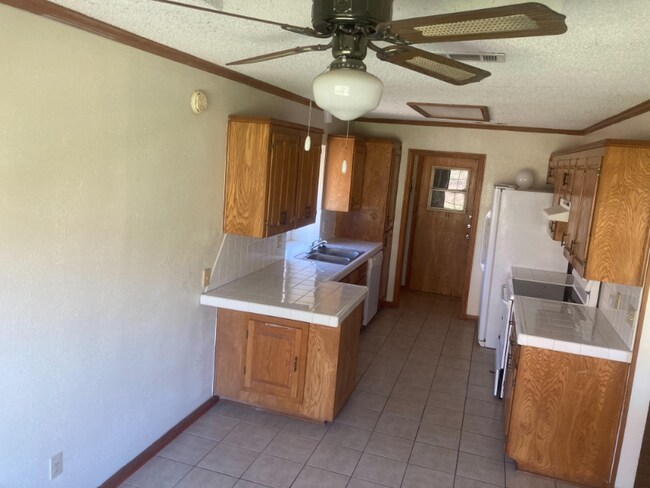 Foto del edificio - 2319 Whitney Dr