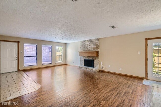 Foto del edificio - 3 br, 2.5 bath House - 12110 Meadow Valley...