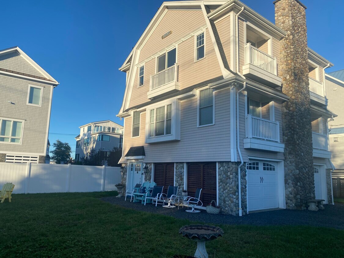 Primary Photo - 5 Penfield Pl