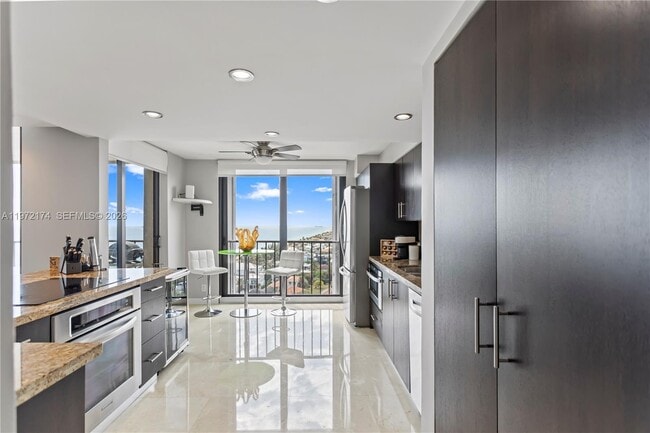 Building Photo - 1901 N Ocean Blvd