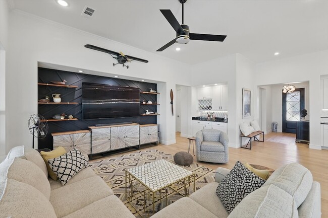 Building Photo - 12424 Blue Granite Dr