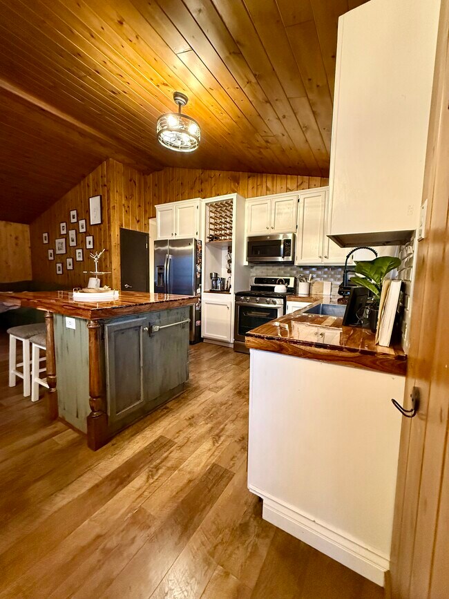 Foto del edificio - 27464 Meadow Dr