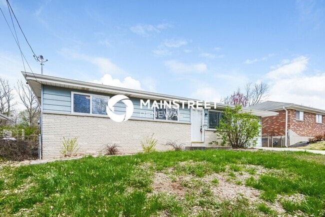 Building Photo - 3 Bedroom Pet-Friendly Home in Arnold, MO with Main Street Renewal