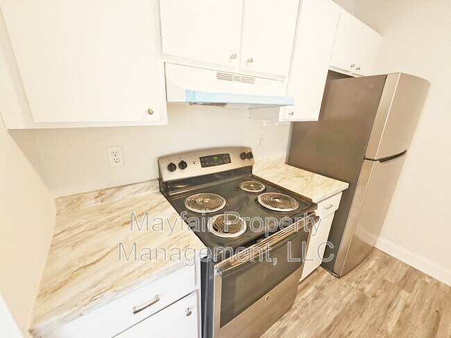 Building Photo - 4509-4553 Gulfstream Rd