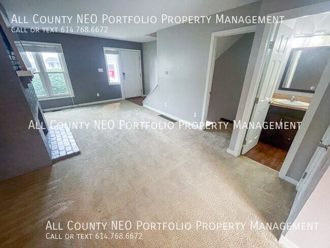 Building Photo - 2 Bed, 1.5 Bath Dublin Condo For Rent!