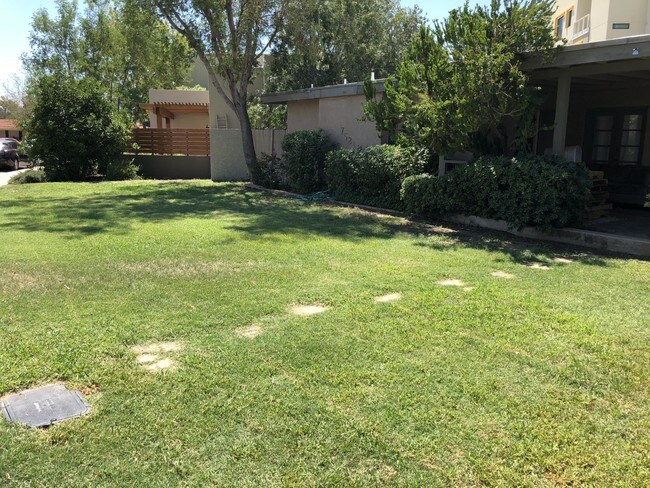 Building Photo - 7521 E McKnight Ave