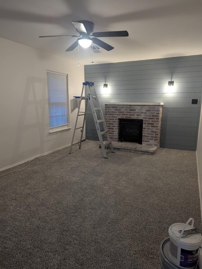 Living room - 131 Beth Dr