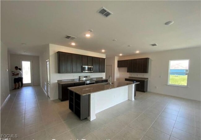 Building Photo - 2032 NW 32nd Ct